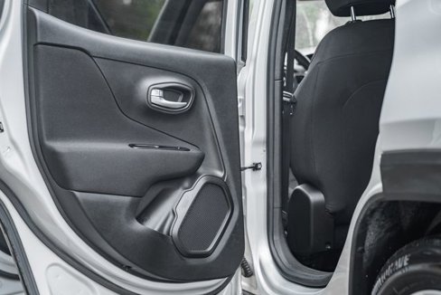 Used 2019 Jeep Renegade Latitude image 33
