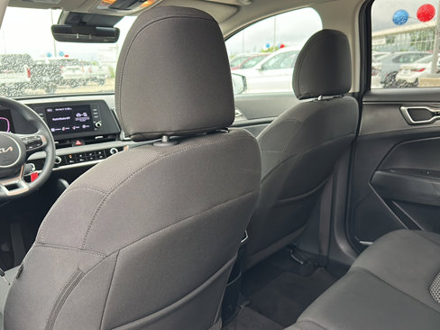 Used 2023 Kia Sportage LX image 17
