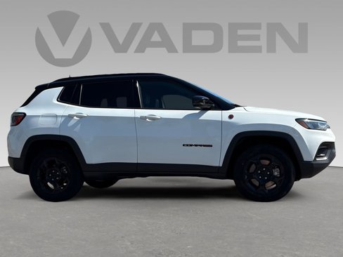 Used 2023 Jeep Compass Trailhawk image 6