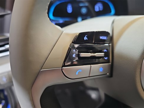 New 2025 Hyundai Elantra Sport image 16