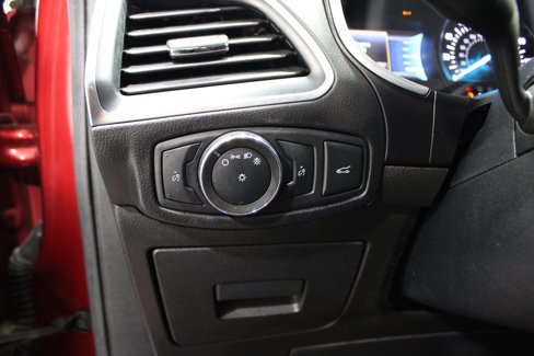 Used 2016 Ford Edge Titanium w/ Equipment Group 301A image 9