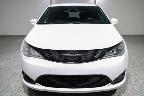 Used 2019 Chrysler Pacifica Touring Plus w/ Advanced Safetytec Group image 4