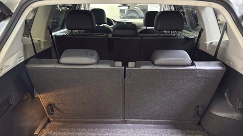 Used 2019 Volkswagen Tiguan SEL Premium w/ 3rd Row Seat Package image 33