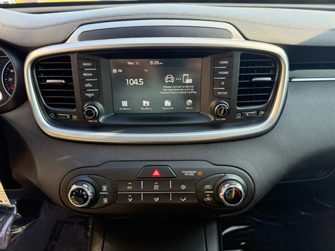 Used 2019 Kia Sorento LX image 27
