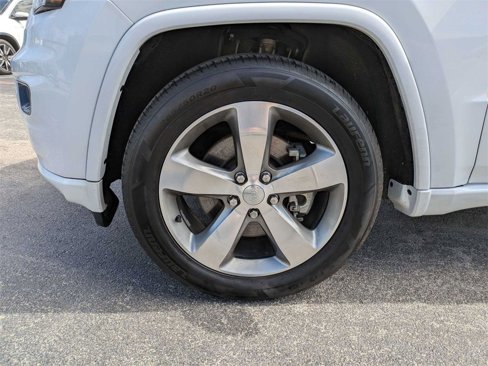 Used 2021 Jeep Grand Cherokee Laredo X image 30