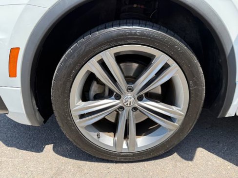 Used 2019 Volkswagen Tiguan SEL R-Line w/ 3rd Row Seat Package image 31