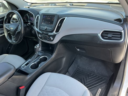 Used 2020 Chevrolet Equinox LT w/ Driver Convenience Package image 30