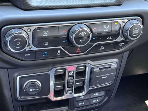 Used 2023 Jeep Wrangler Unlimited image 24