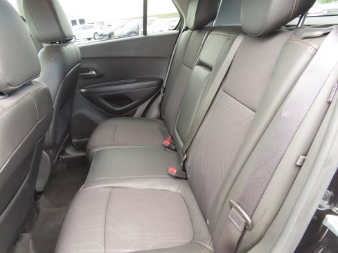 Used 2020 Chevrolet Trax LT w/ LT Convenience Package image 24