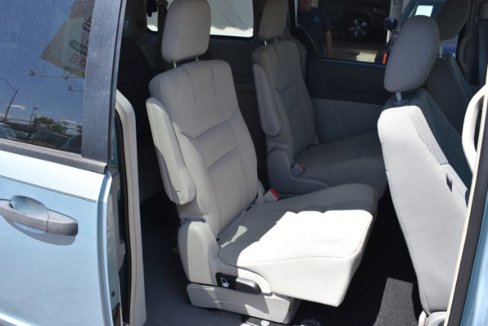 Used 2008 Chrysler Town & Country LX image 18