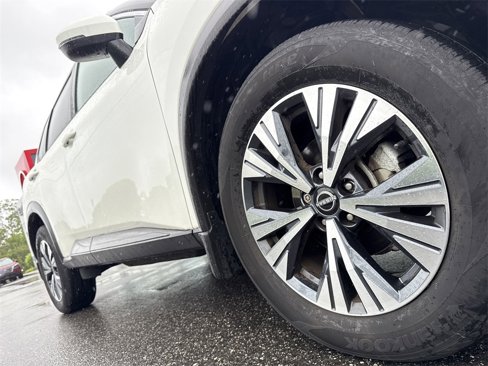Certified 2022 Nissan Rogue SV w/ SV Premium Package image 10