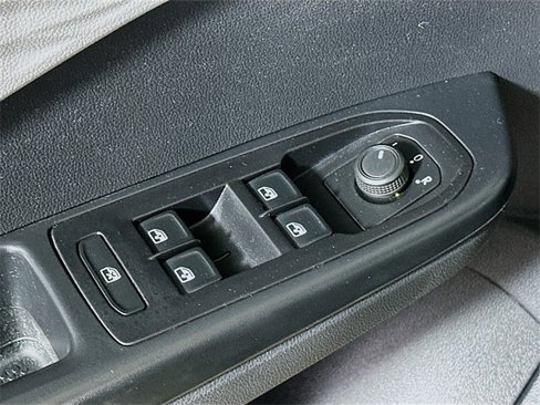 Used 2024 Volkswagen Taos S image 18
