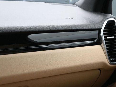Certified 2023 Porsche Cayenne image 24