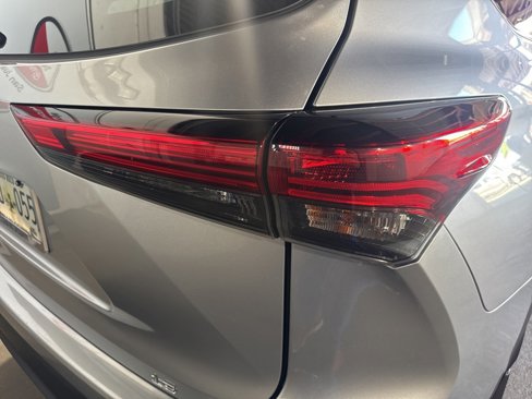 Used 2022 Toyota Highlander LE image 16