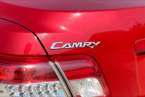 Used 2011 Toyota Camry LE image 30