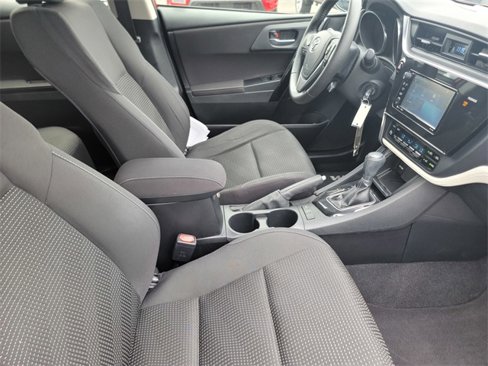 Used 2017 Toyota Corolla iM image 18