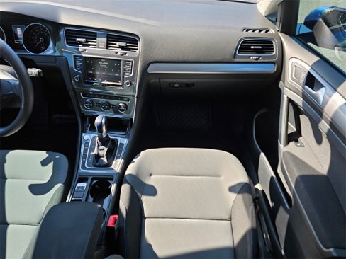 Used 2016 Volkswagen e-Golf SE image 14
