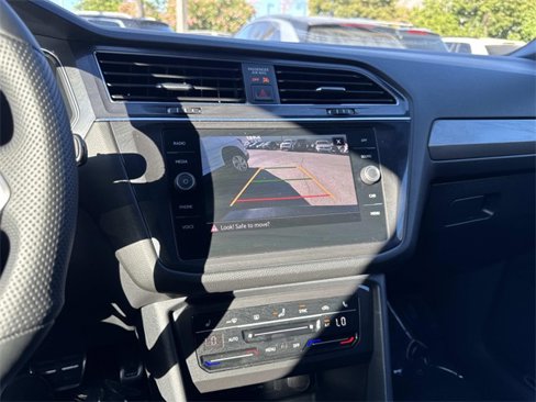 Certified 2022 Volkswagen Tiguan SE R-Line image 15