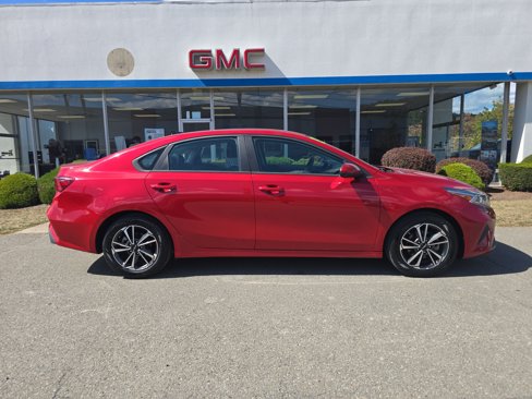 Used 2023 Kia Forte LXS image 2