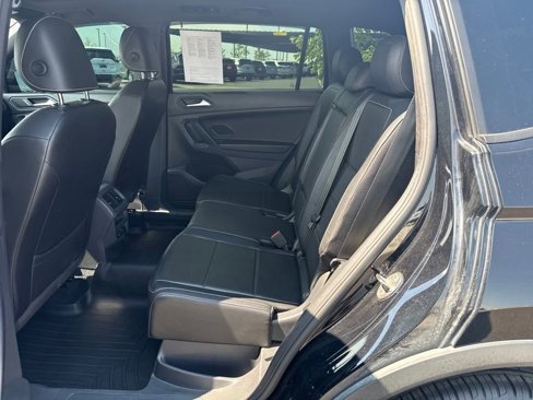 Used 2021 Volkswagen Tiguan SE R-Line image 24
