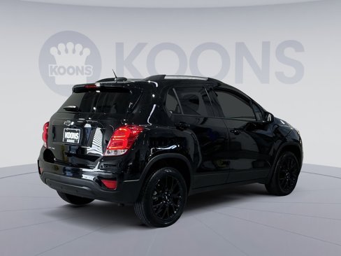 Used 2022 Chevrolet Trax LT w/ Midnight Edition image 16