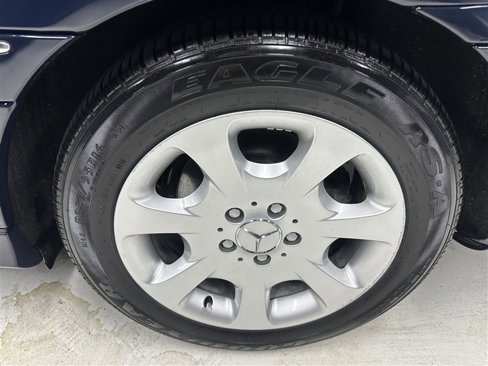 Used 2005 Mercedes-Benz C 240 4MATIC Sedan image 16