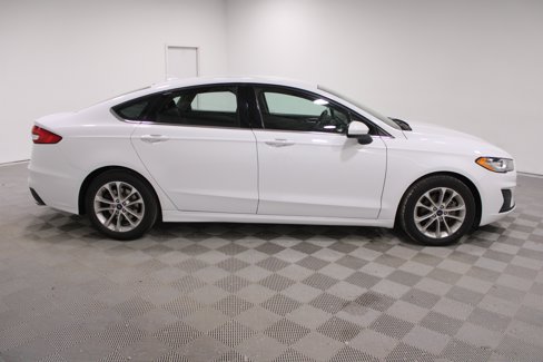Used 2019 Ford Fusion SE image 26