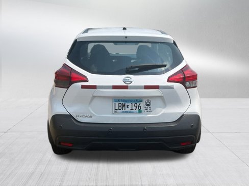 Used 2020 Nissan Kicks S image 4