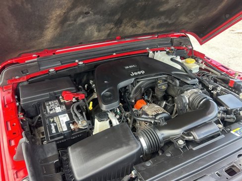 Used 2018 Jeep Wrangler Unlimited Sahara image 16