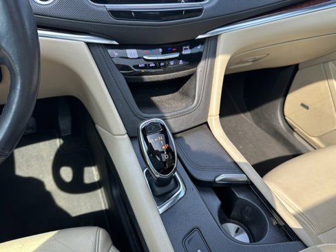 Used 2018 Cadillac XT5 Luxury w/ Driver Awareness Package image 23