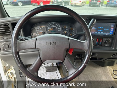 Used 2004 GMC Sierra 3500 SLE w/ Heavy-Duty Power Package image 11