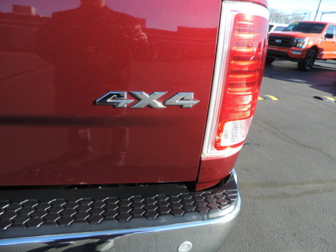 Used 2018 RAM 1500 Laramie w/ Convenience Group image 20