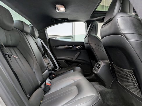 Used 2018 Maserati Ghibli S GranSport image 23