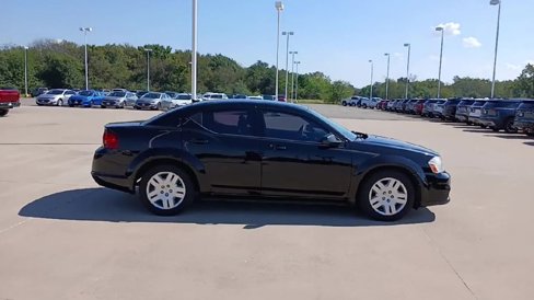 Used 2013 Dodge Avenger SE image 9