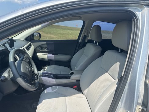 Used 2022 Honda HR-V LX image 8