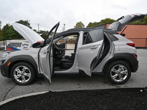 Used 2023 Hyundai Kona SEL w/ Cargo Package image 18