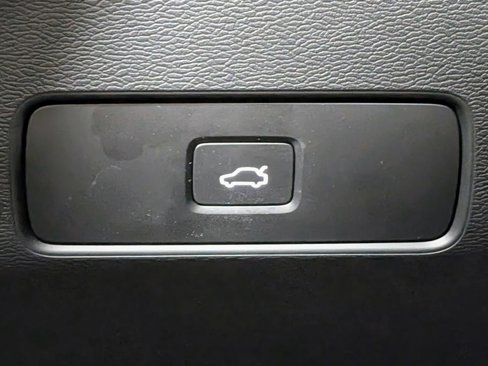 Used 2023 Volvo C40 P8 Recharge Plus image 29