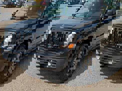 Used 2015 Jeep Patriot High Altitude image 11