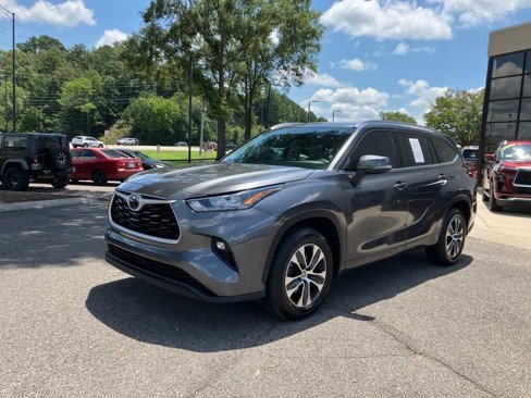 Used 2020 Toyota Highlander XLE image 5