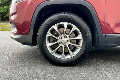 Used 2019 Jeep Cherokee Latitude Plus w/ Comfort/Convenience Group image 16