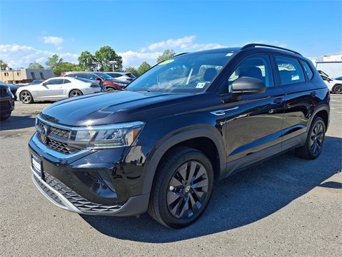Used 2023 Volkswagen Taos S image 3