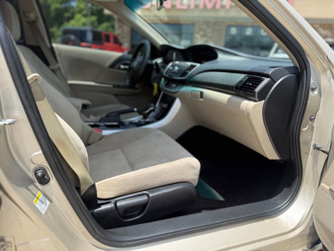 Used 2013 Honda Accord LX image 19