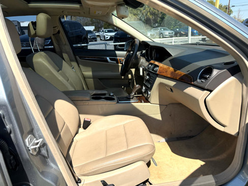 Used 2012 Mercedes-Benz C 250 Sedan image 31
