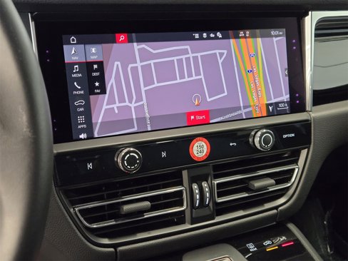 Certified 2025 Porsche Macan image 19