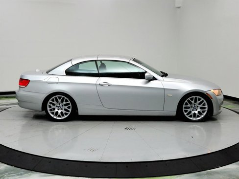 Used 2010 BMW 328i Convertible image 4