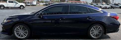 Used 2022 Toyota Avalon Limited image 5