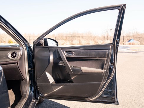 Used 2018 Toyota Corolla LE image 15
