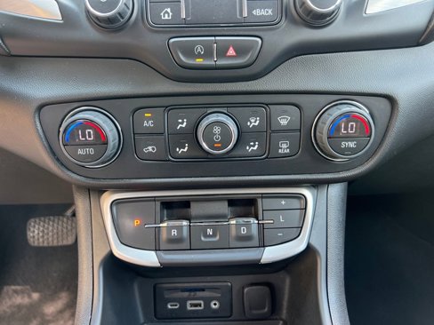 Used 2023 GMC Terrain SLT image 26