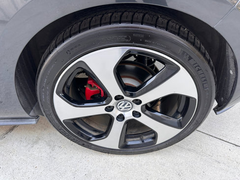 Used 2016 Volkswagen GTI SE image 32