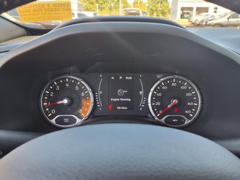 Used 2018 Jeep Renegade Latitude w/ Cold Weather Group image 13
